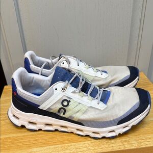 On Running Cloudvista Men's Athletic Shoes ( Size 9.5)